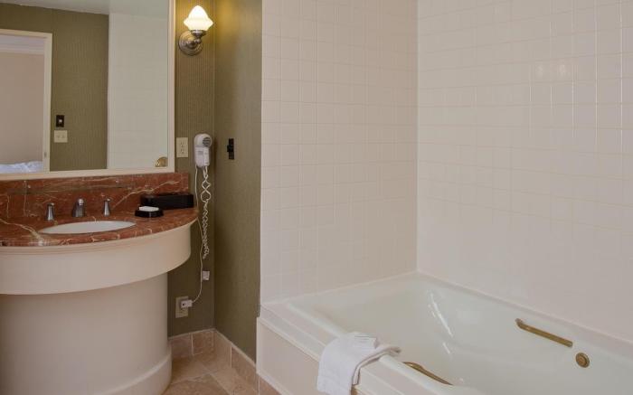 Hampton Inn & Suites Stamford