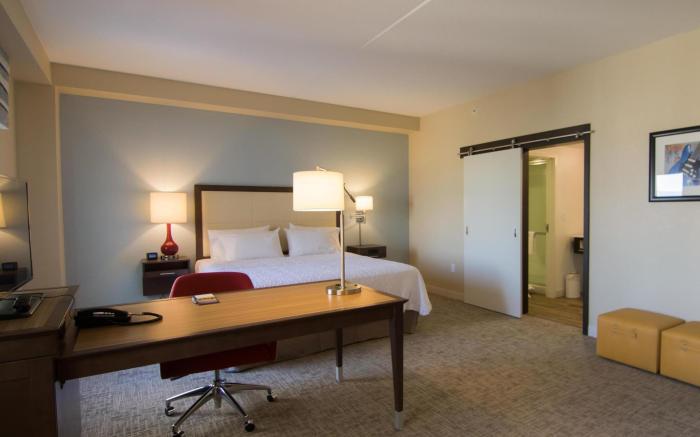 Hampton Inn & Suites Tulsa Downtown