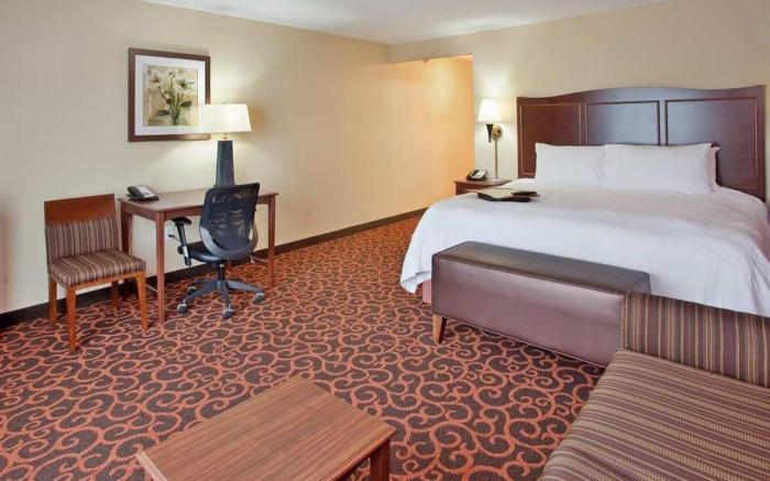 Hampton Inn & Suites Watertown