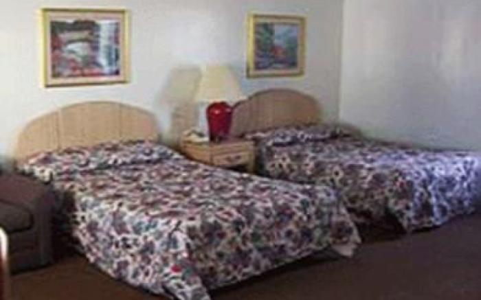 Crystal Sands Motel