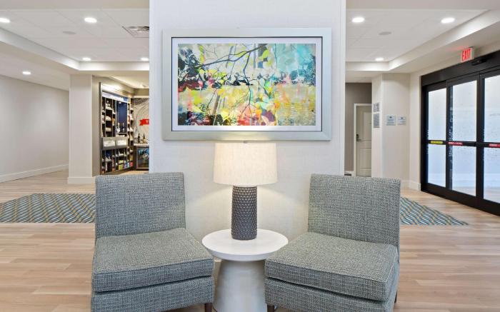 Hampton Inn & Suites-Seattle Woodinville WA