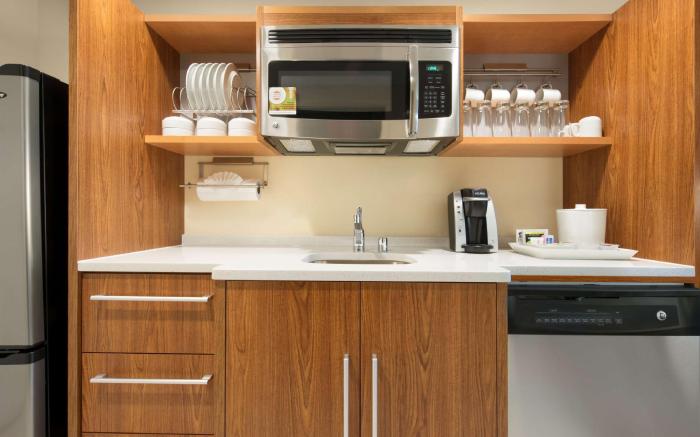 Home2 Suites by Hilton - Milwaukee Airport