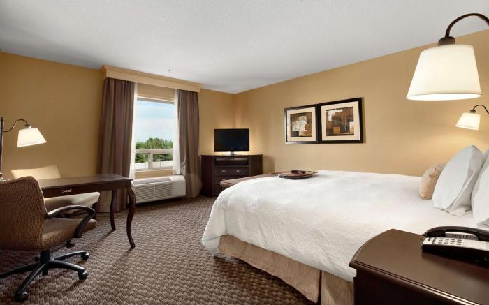 Hampton Inn & Suites by Hilton Edmonton/West