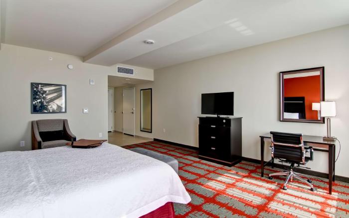 Hampton Inn & Suites Cincinnati-Downtown