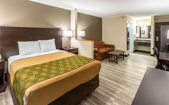 Econo Lodge Inn & Suites Newton