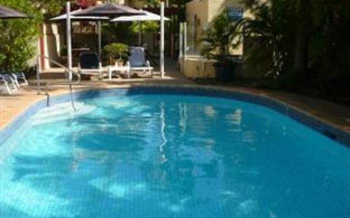Sundeck Garden Apartments