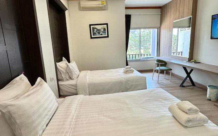 Dee Prom Hotel