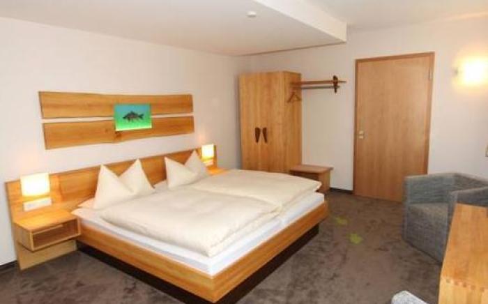 Karpfenhotel & Herrenhaus im Gasthaus Sindel-Buckel