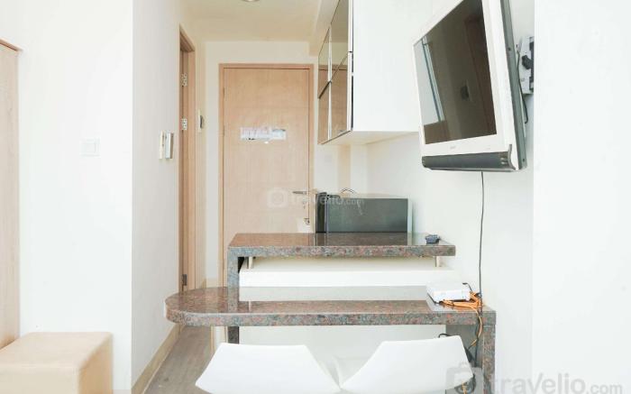 Homey Studio Room Tree Park City BSD By Travelio
