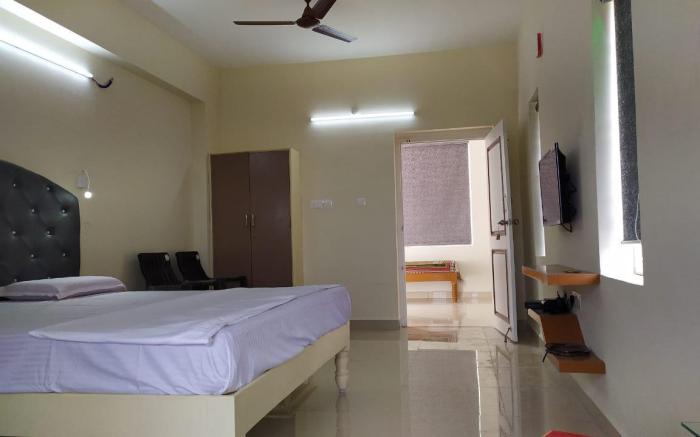 Srinivasa Hotel, near Srinivasa Mangapuram Temple, Tirupati