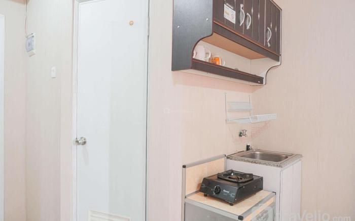 Comfy Studio at Green Pramuka City Apt By Travelio