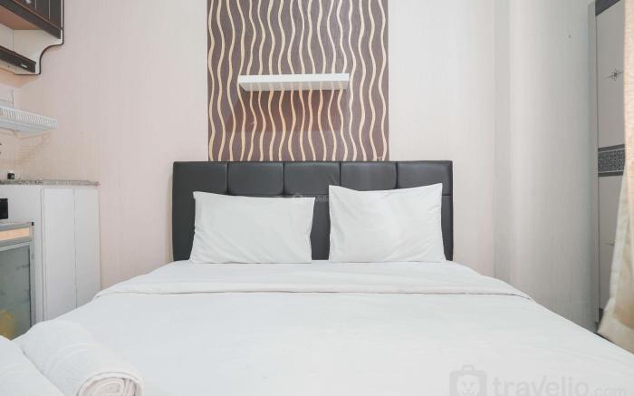 Comfy Studio at Green Pramuka City Apt By Travelio