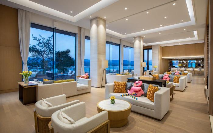 voco Thousand Island Lake By IHG