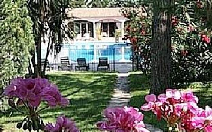 Hotel Les Mazets Des Roches