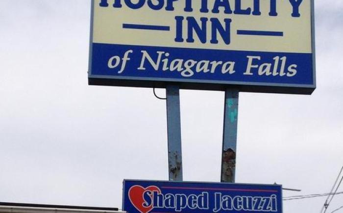 Aarya Hotel By Niagara Fashion Outlets