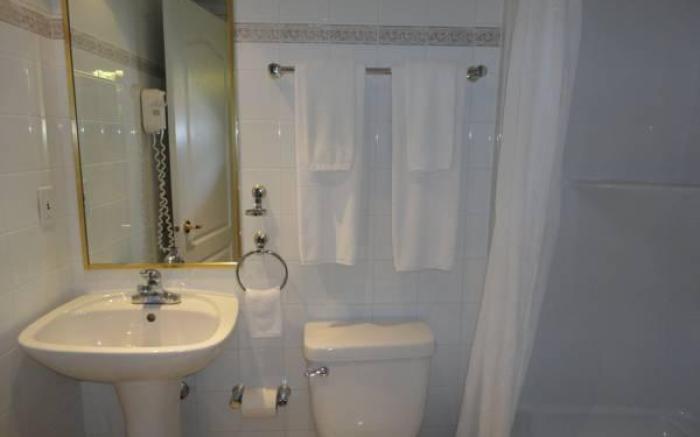 Chateau Louis Hotel & Conference Centre