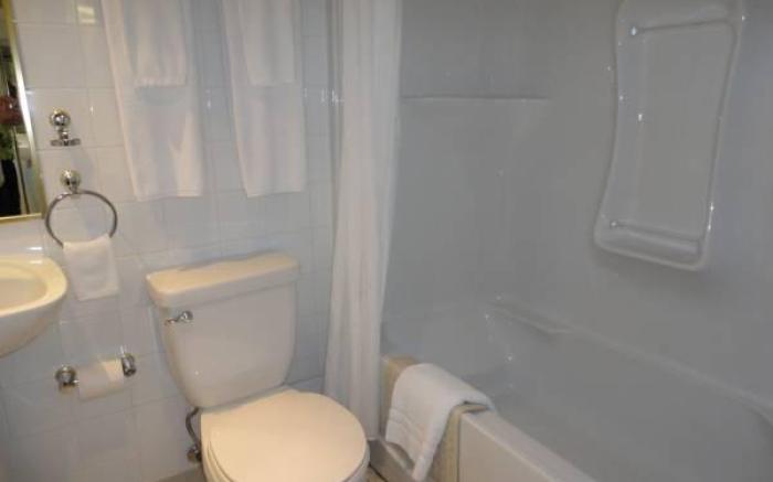 Chateau Louis Hotel & Conference Centre