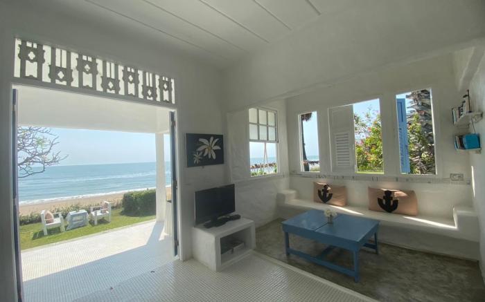 Hua Plee Lazy Beach Hotel