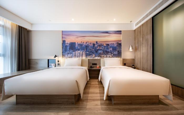 Atour Hotel Wuhan Optics Valley Qingnianhui Financial Port