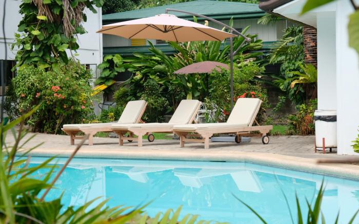 Red Knight Gardens Apartelle