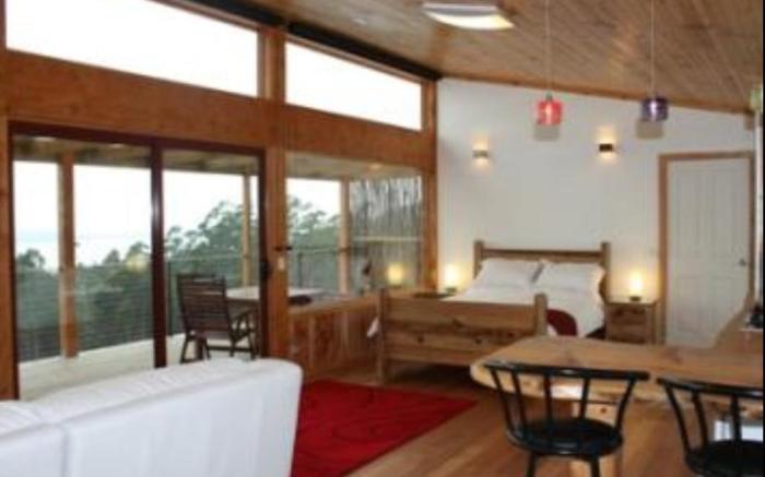 Woodbridge Hill Hideaway