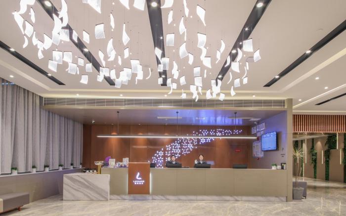 Lavande Hotel Ezhou Evergrande Capital Wuyue Plaza