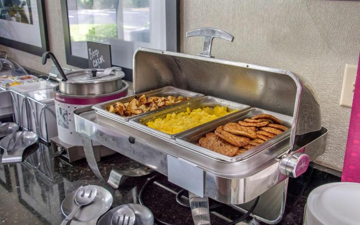 Hampton Inn Adel