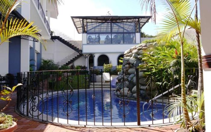 Hotel Santo Tomas - Historical Property 1908
