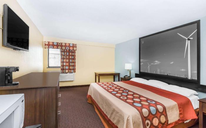 Super 8 By Wyndham Wichita Airport