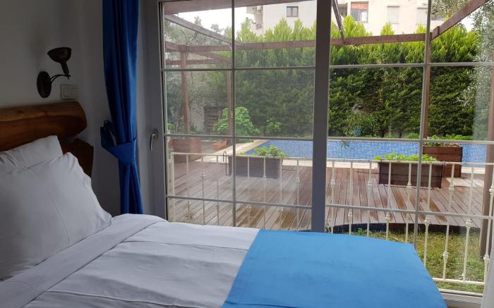 Rebetiko Hotel                                                             