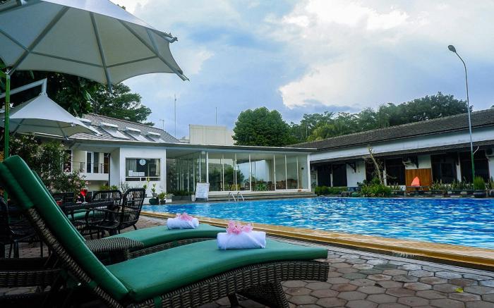 Front One Resort Magelang