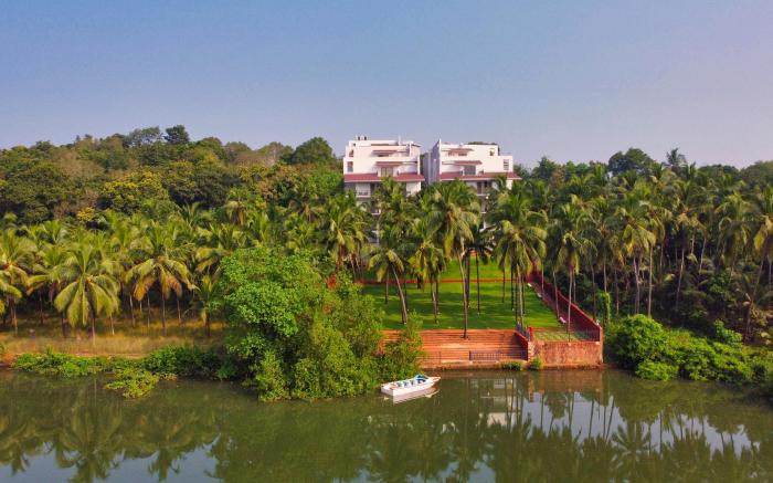 Amoravida by 7 Apple Resort, Goa