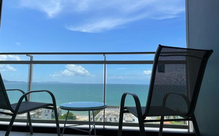 Cozy 3 BR Panoramic sea views @ Veranda Residence