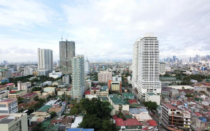 GERI'S staycation MBM city view studio apartment