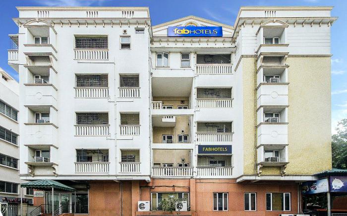 FabHotel Blossoms Service Apartment - Nr. Chennai City Center & MGR Memorial House & Pondy Bazaar