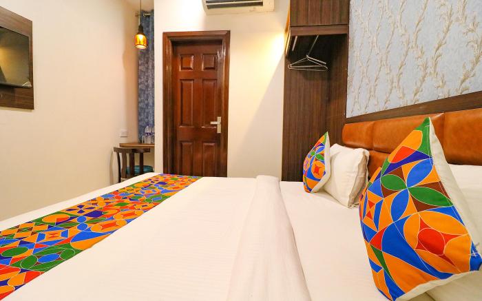 FabHotel California Heights