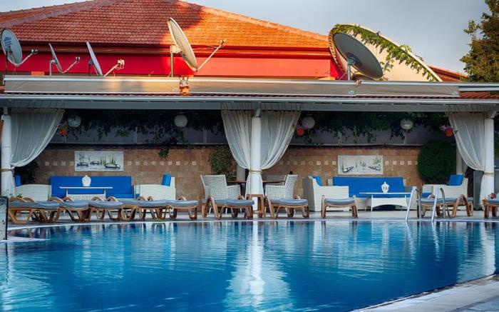 Romance Beach Hotel