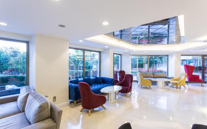Falcon Hotel