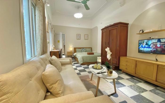 Home in STREETFOOD area (AC+ Netflix+ kitchen)