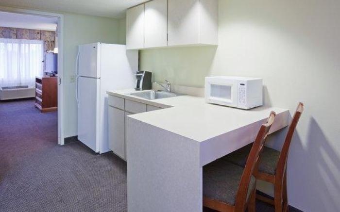 Holiday Inn & Suites St. Cloud