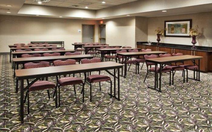 Holiday Inn Express Atlanta West - Theme Park