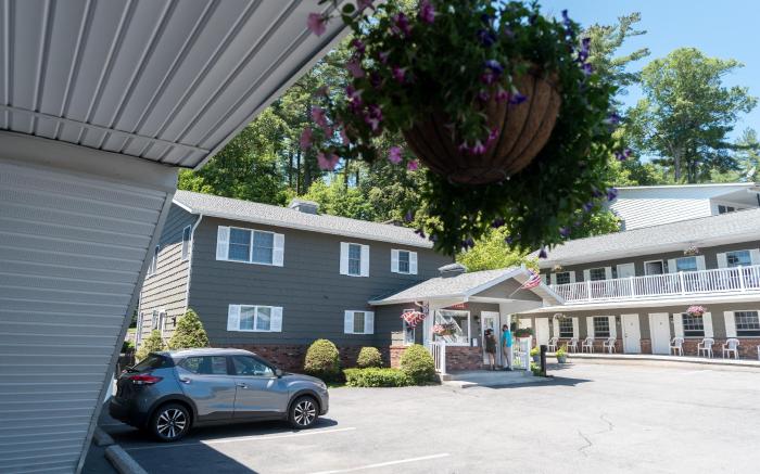 Americas Best Value Inn & Suites Lake George