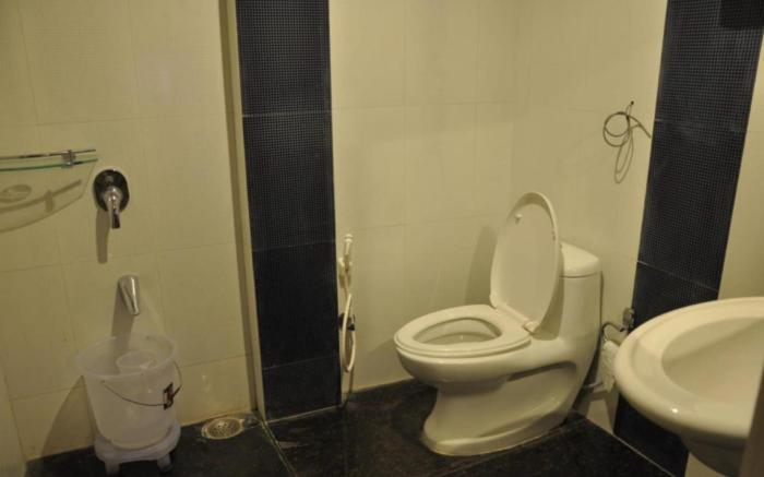 Goroomgo Mall Road Abhinandan Mussoorie