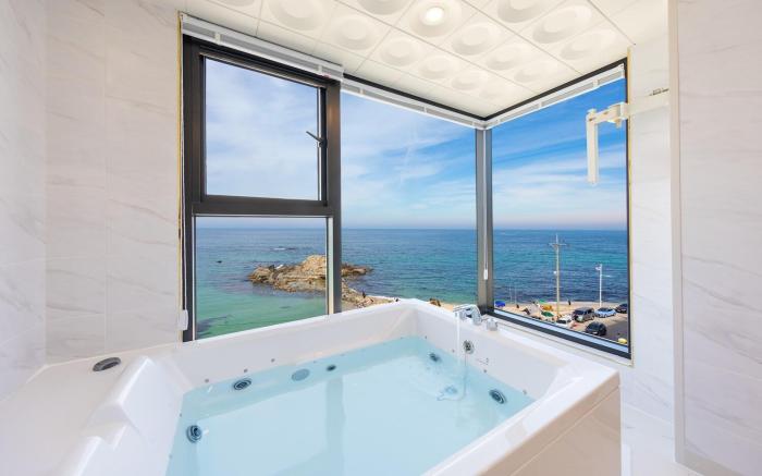 Gangneung Dolgorae Spa Pension
