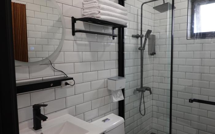 Wootz- Cozy Quad Room