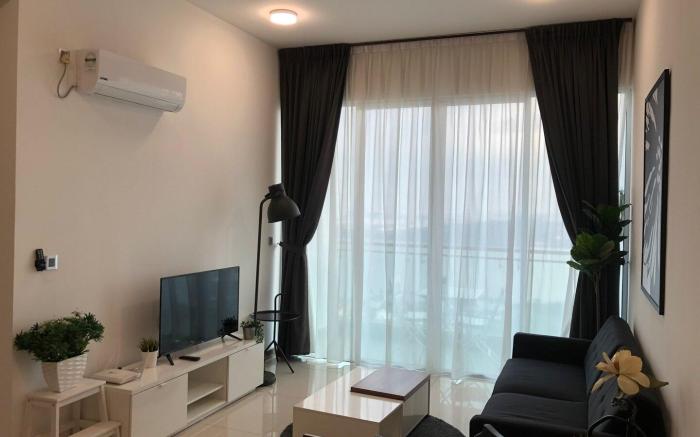 Paragon Suite, Seaview Room by Antlerzone