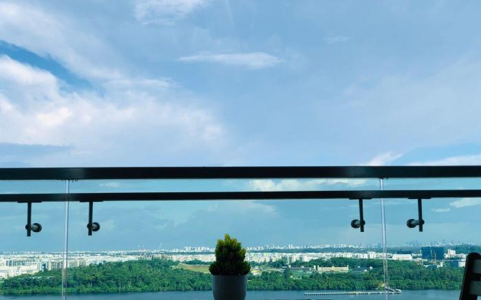 Paragon Suite, Seaview Room by Antlerzone