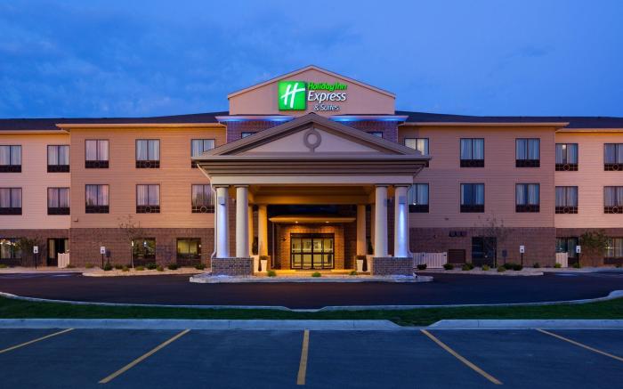 Holiday Inn Express Hotel and Suites Mason City By IHG