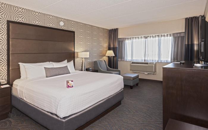Crowne Plaza Suites MSP Airport - Mall of America By IHG