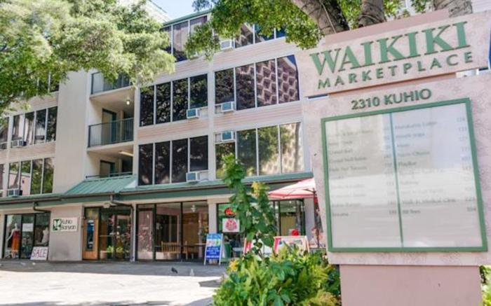 Kuhio Banyan Hotel